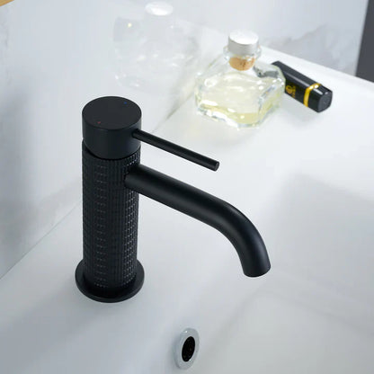 Vinnova, Mendavia Single-Handle Basin Bathroom Faucet in Brushed Gold