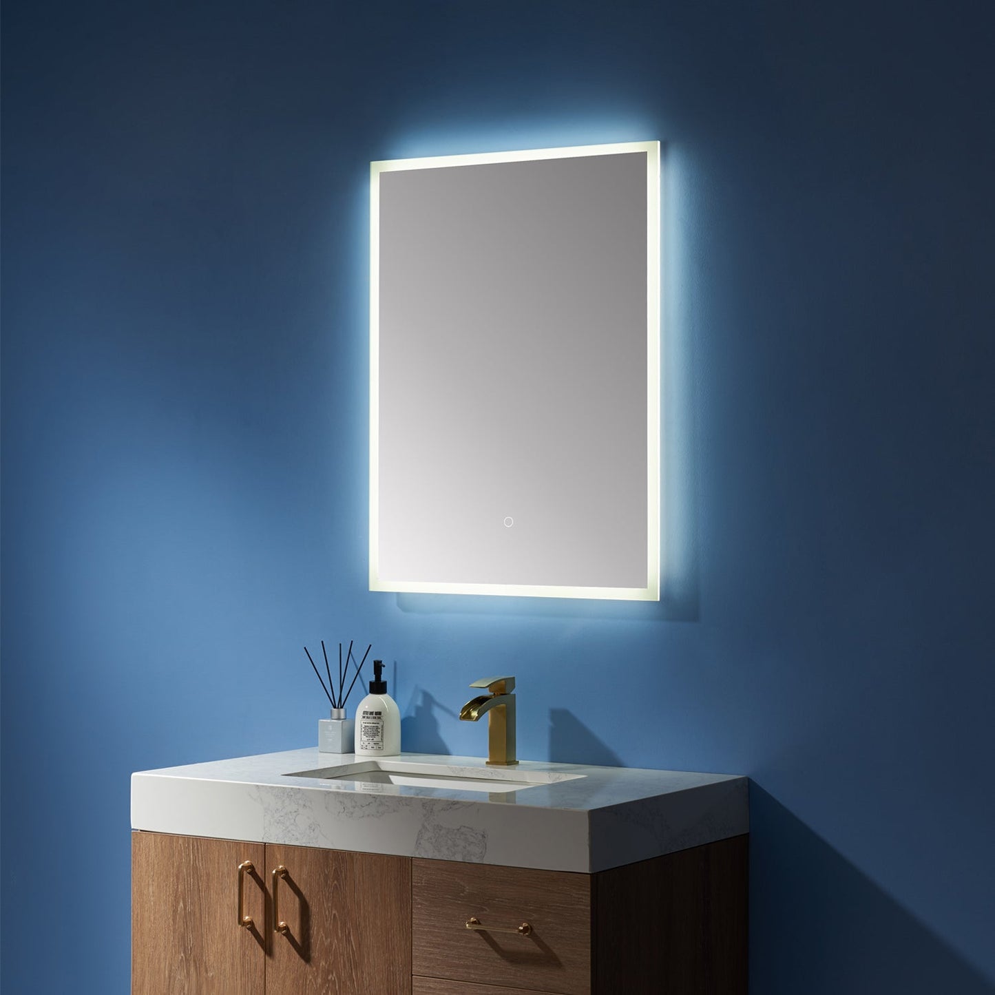 Vinnova, 24'' Rectangle Illuminated Bathroom/Vanity Wall Mirror