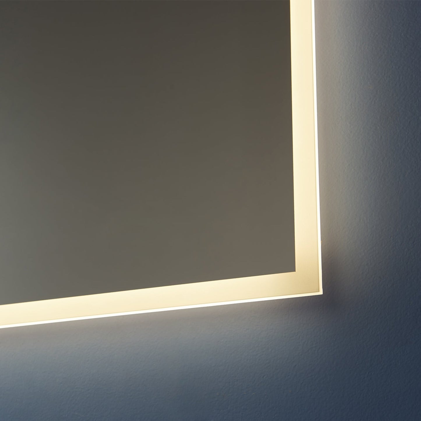 Vinnova, 24'' Rectangle Illuminated Bathroom/Vanity Wall Mirror