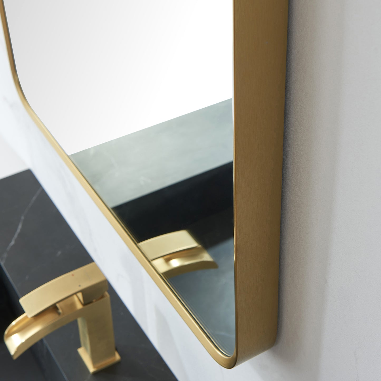 Vinnova, Mutriku 24 in. W x 36 in. H Rectangle Metal Wall Mirror in Brushed Gold
