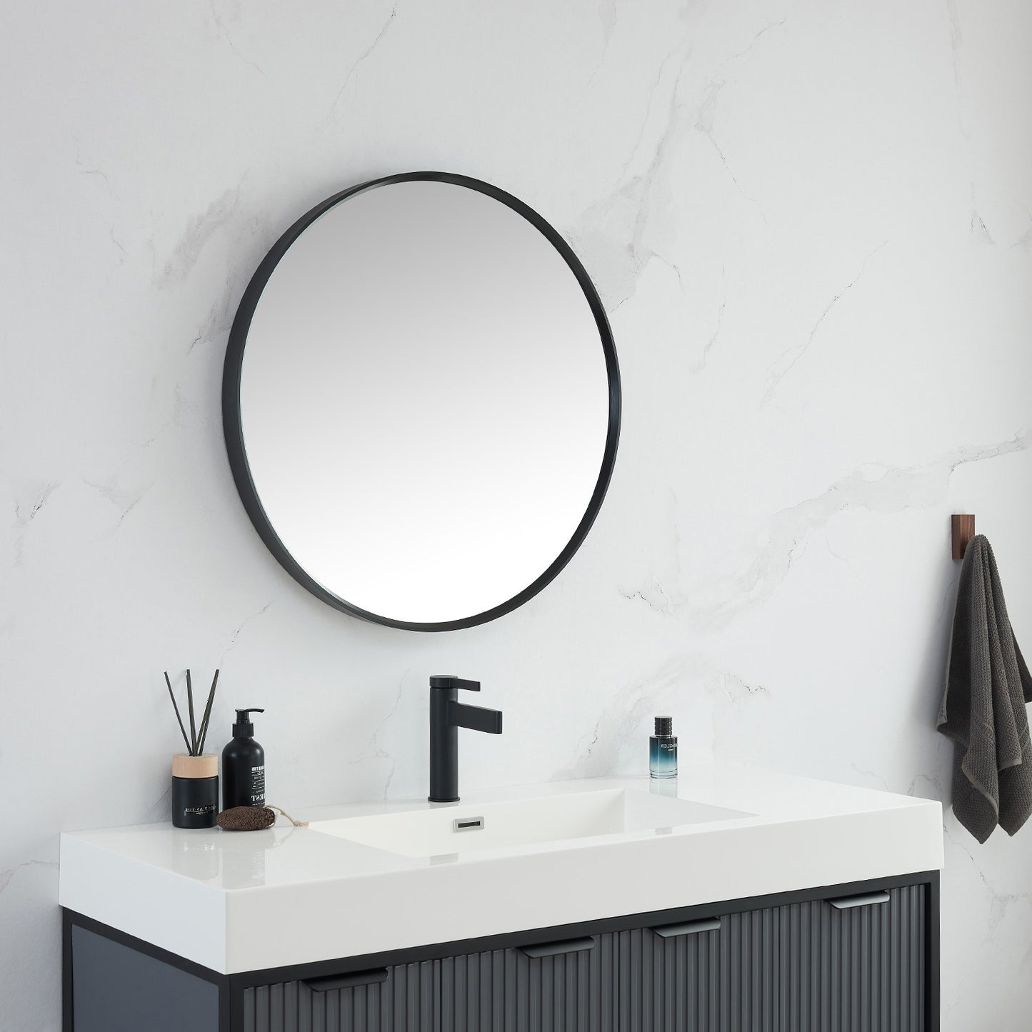 Vinnova, Cascante 28 in. W x 28 in. H Round Metal Wall Mirror in Brushed Black