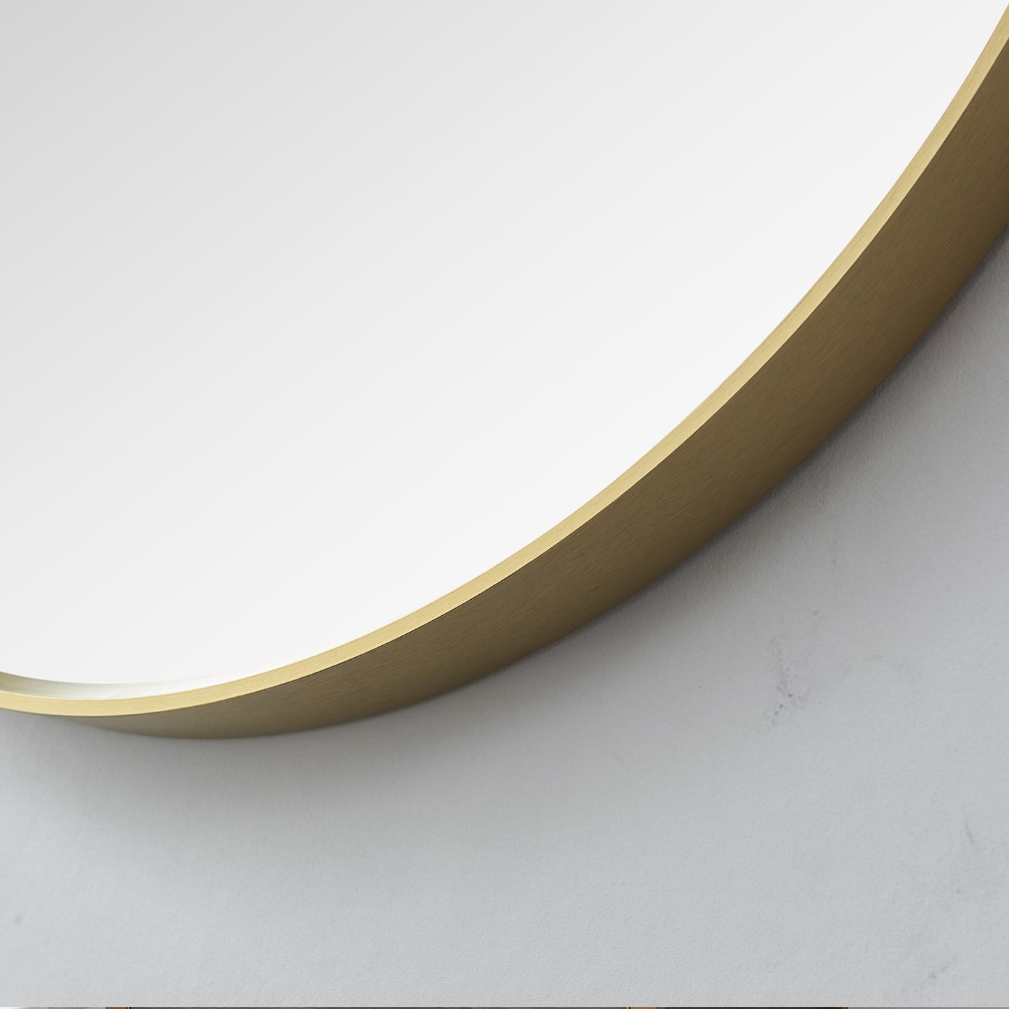 Vinnova, Cascante 28 in. W x 28 in. H Round Metal Wall Mirror in Brushed Gold