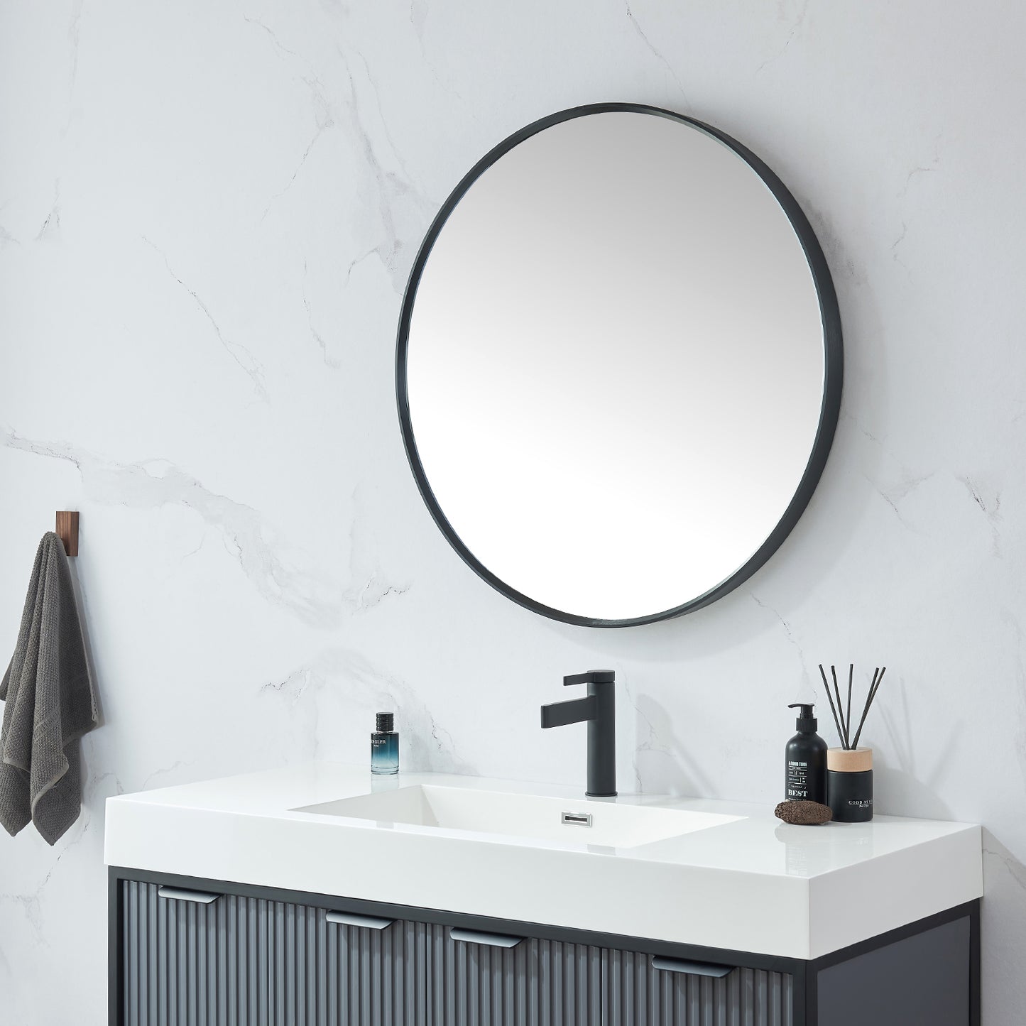 Vinnova, Cascante 32 in. W x 32 in. H Round Metal Wall Mirror in Brushed Black