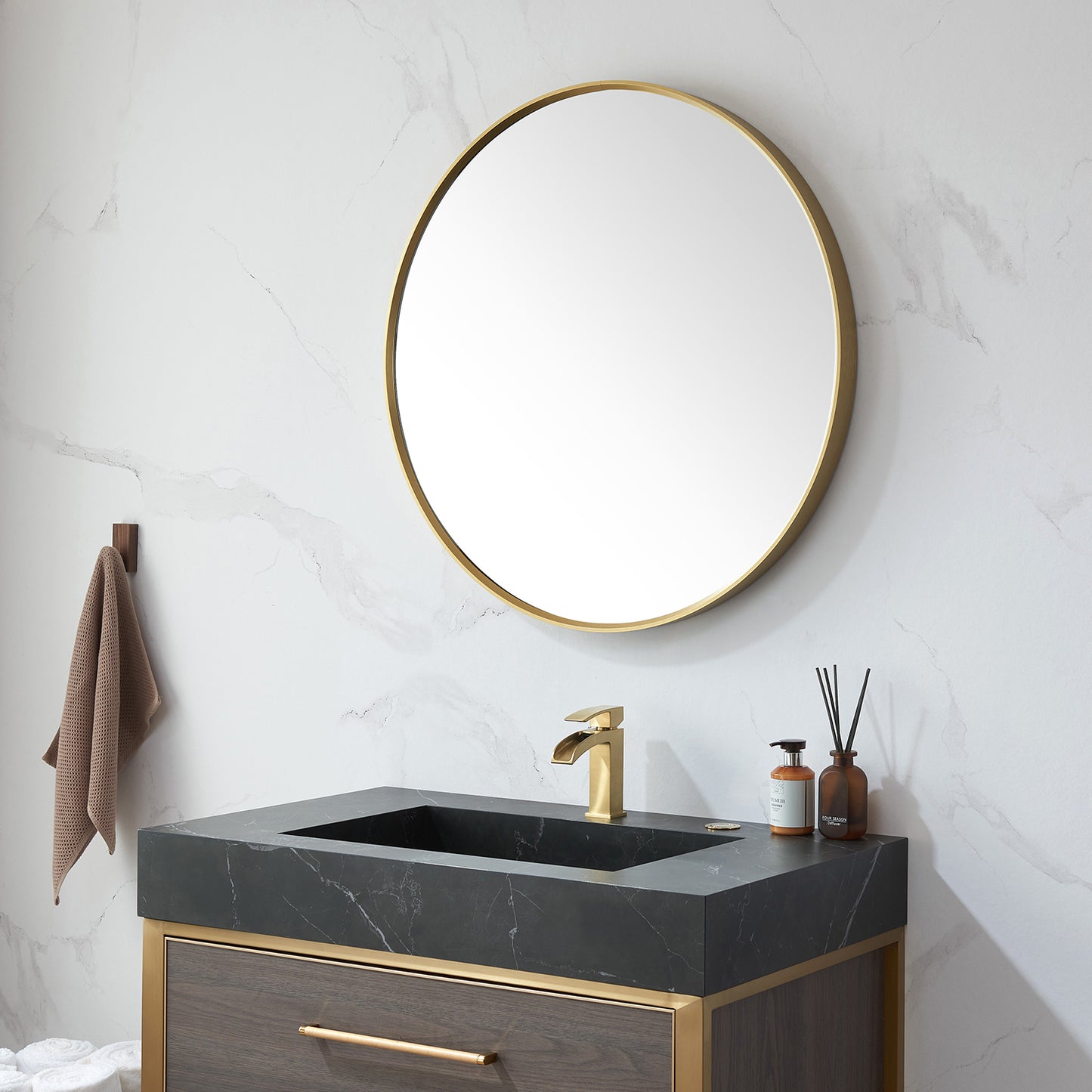 Vinnova, Cascante 32 in. W x 32 in. H Round Metal Wall Mirror in Brushed Gold