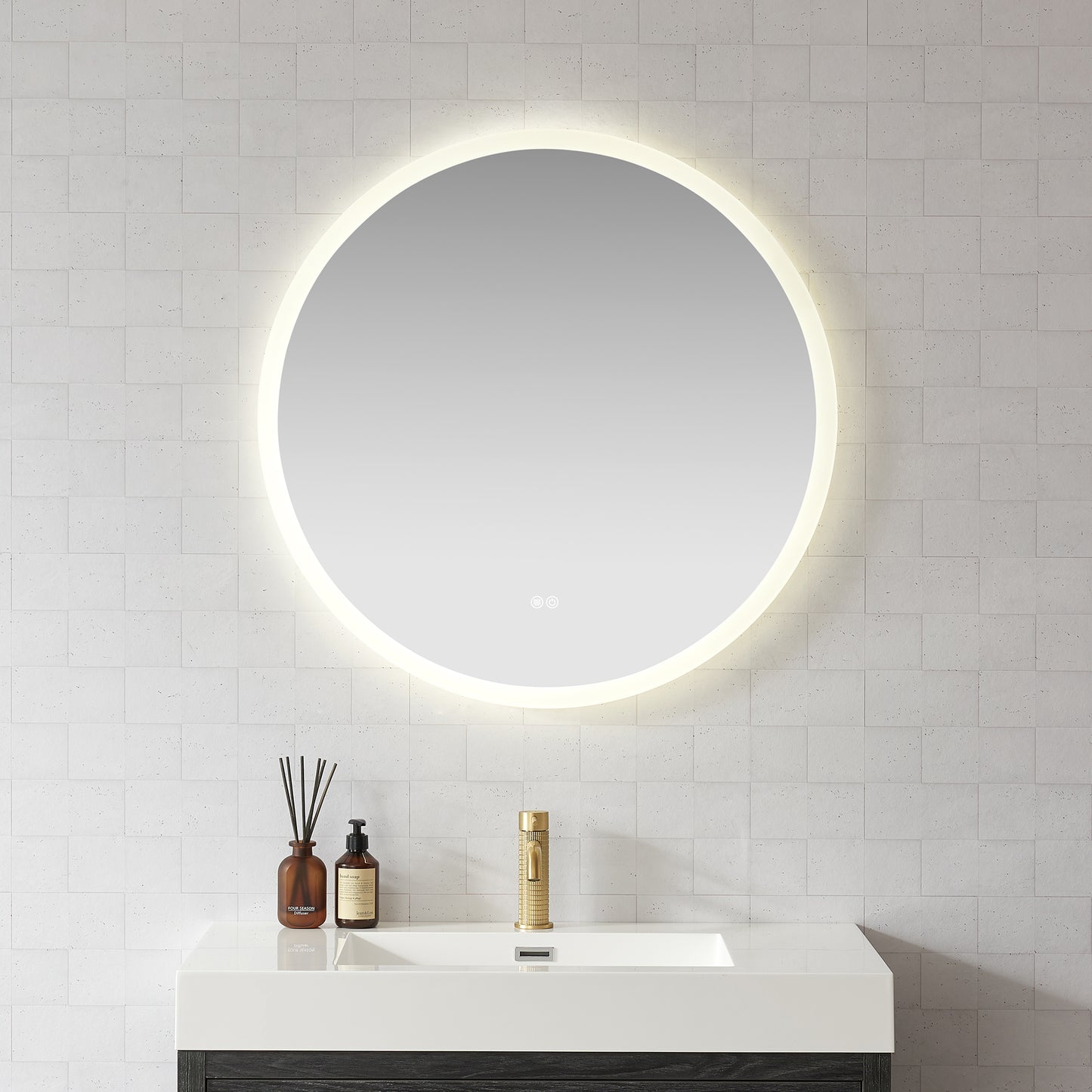 Vinnova, Moscow 32 in. W x 32 in. H circular Aluminum Frameless LED Wall Mount Bathroom Vanity Mirror
