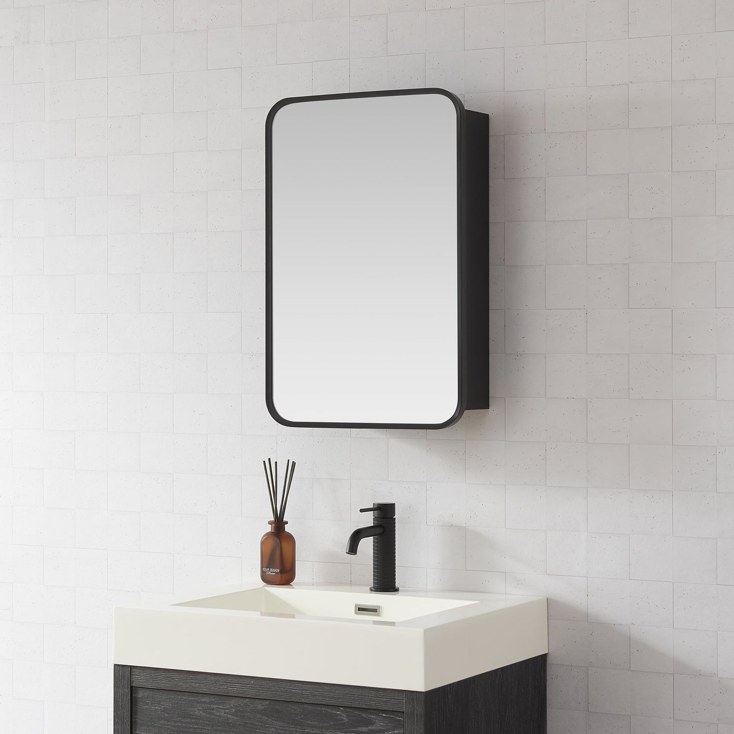 Vinnova, Talayuela 16 in. W x 24 in. H Rectangular Aluminum Framed Medicine Cabinet in Brushed Black