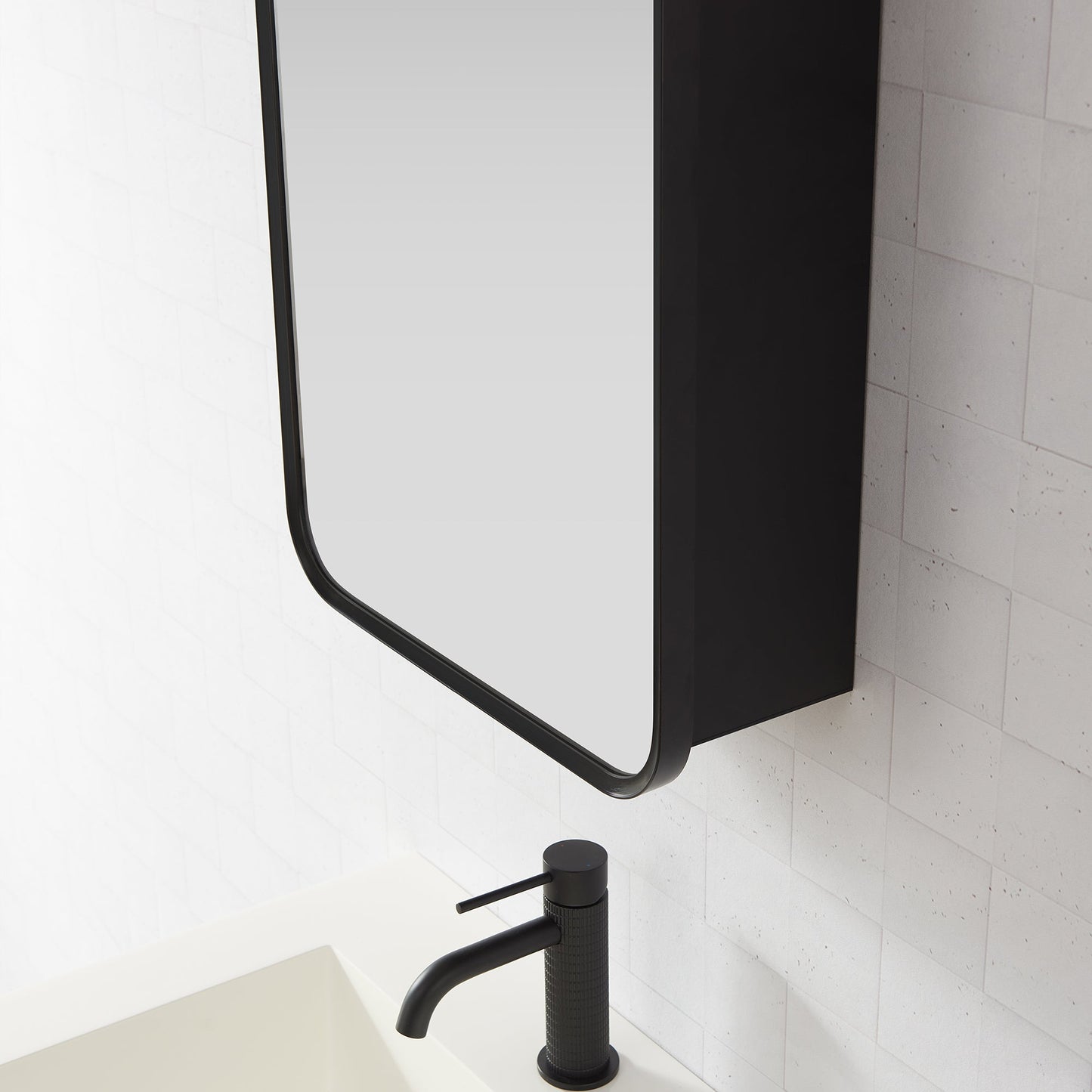 Vinnova, Talayuela 16 in. W x 24 in. H Rectangular Aluminum Framed Medicine Cabinet in Brushed Black