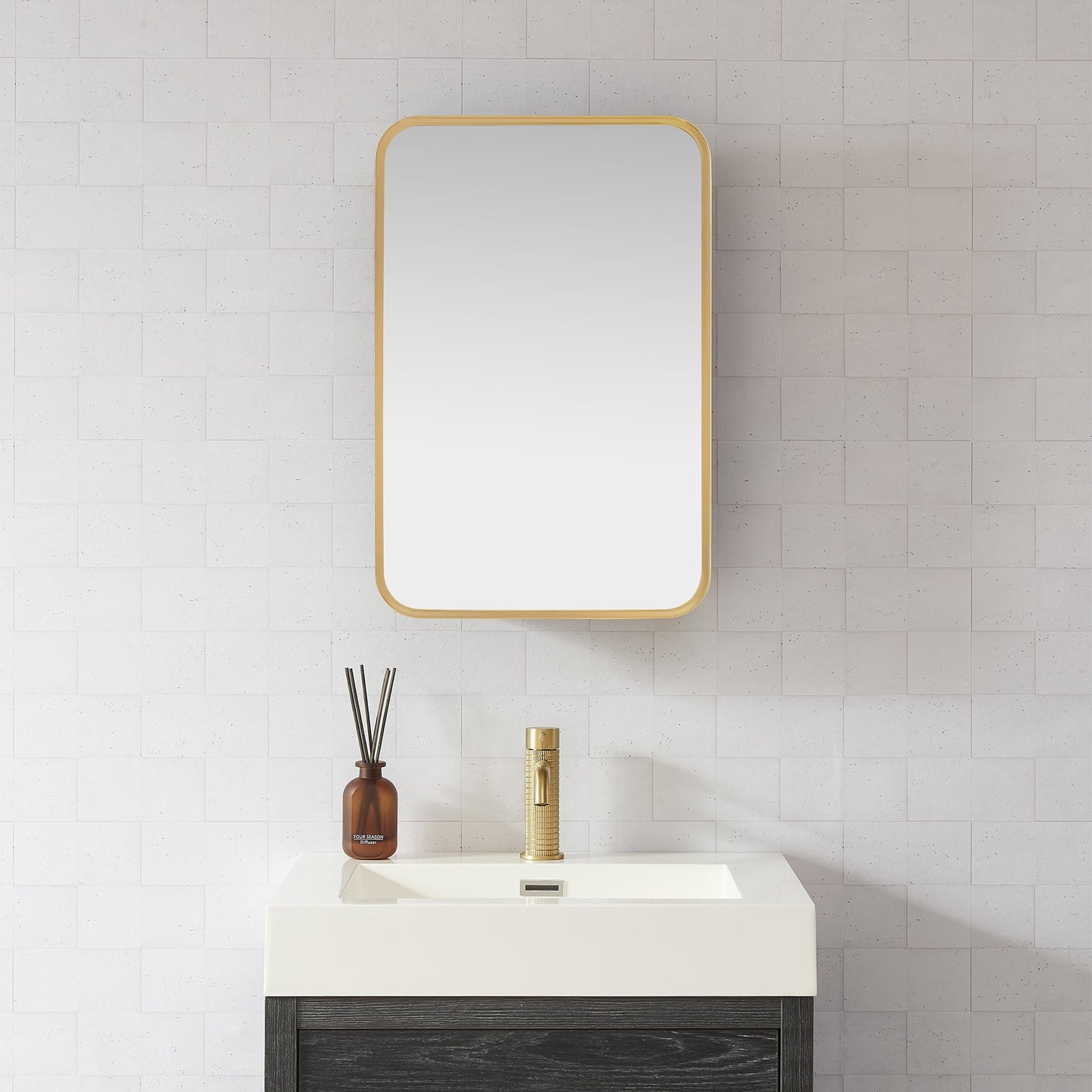 Vinnova, Talayuela 16 in. W x 24 in. H Rectangular Aluminum Framed Medicine Cabinet in Brushed Gold