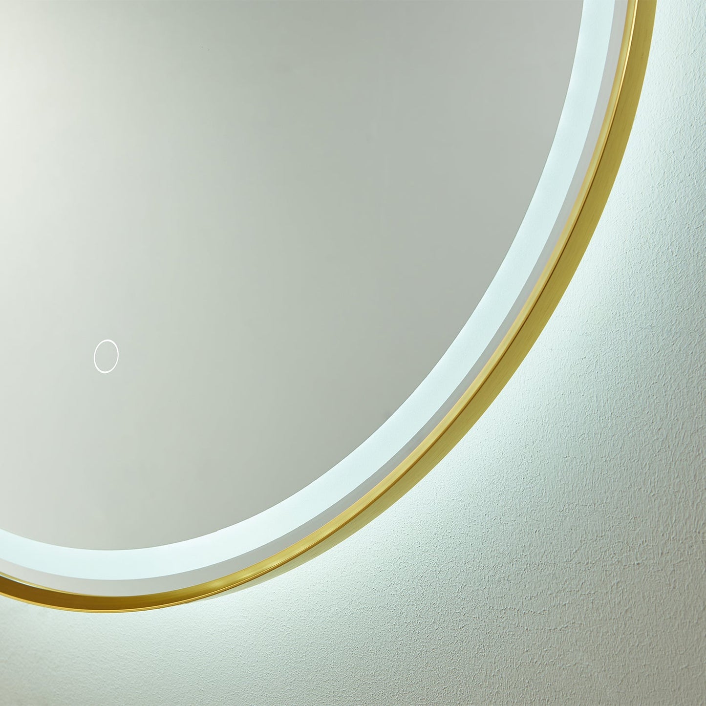 Vinnova, 18'' Oval LED Lighted Accent Bathroom/Vanity Wall Mirror