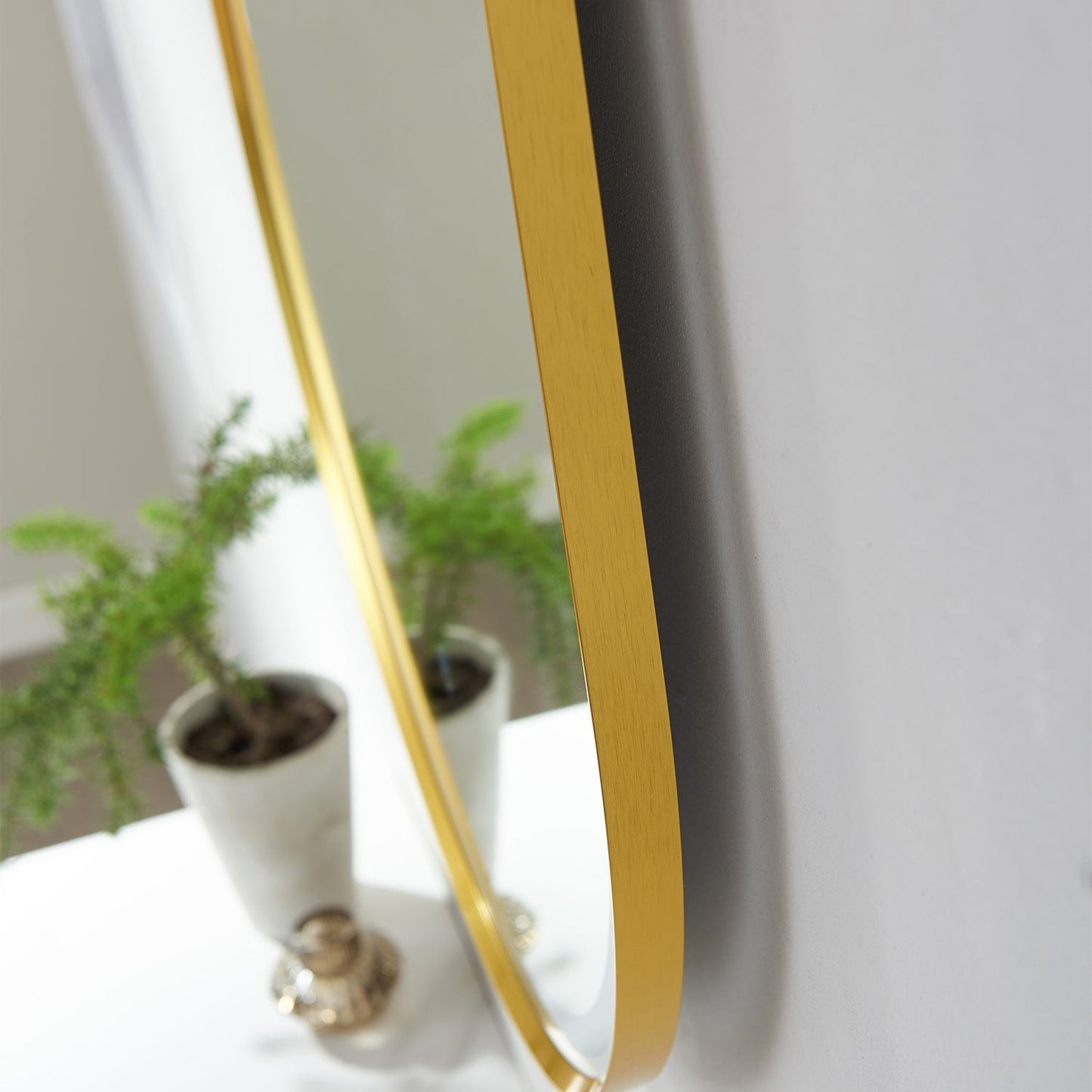 Vinnova, 24'' Oval LED Lighted Accent Bathroom/Vanity Wall Mirror