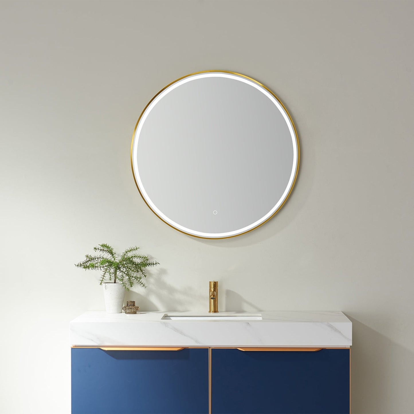 Vinnova, 32'' Round LED Lighted Accent Bathroom/Vanity Wall Mirror