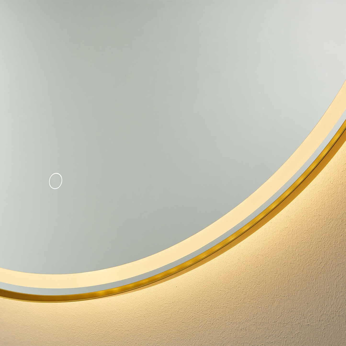 Vinnova, 32'' Round LED Lighted Accent Bathroom/Vanity Wall Mirror