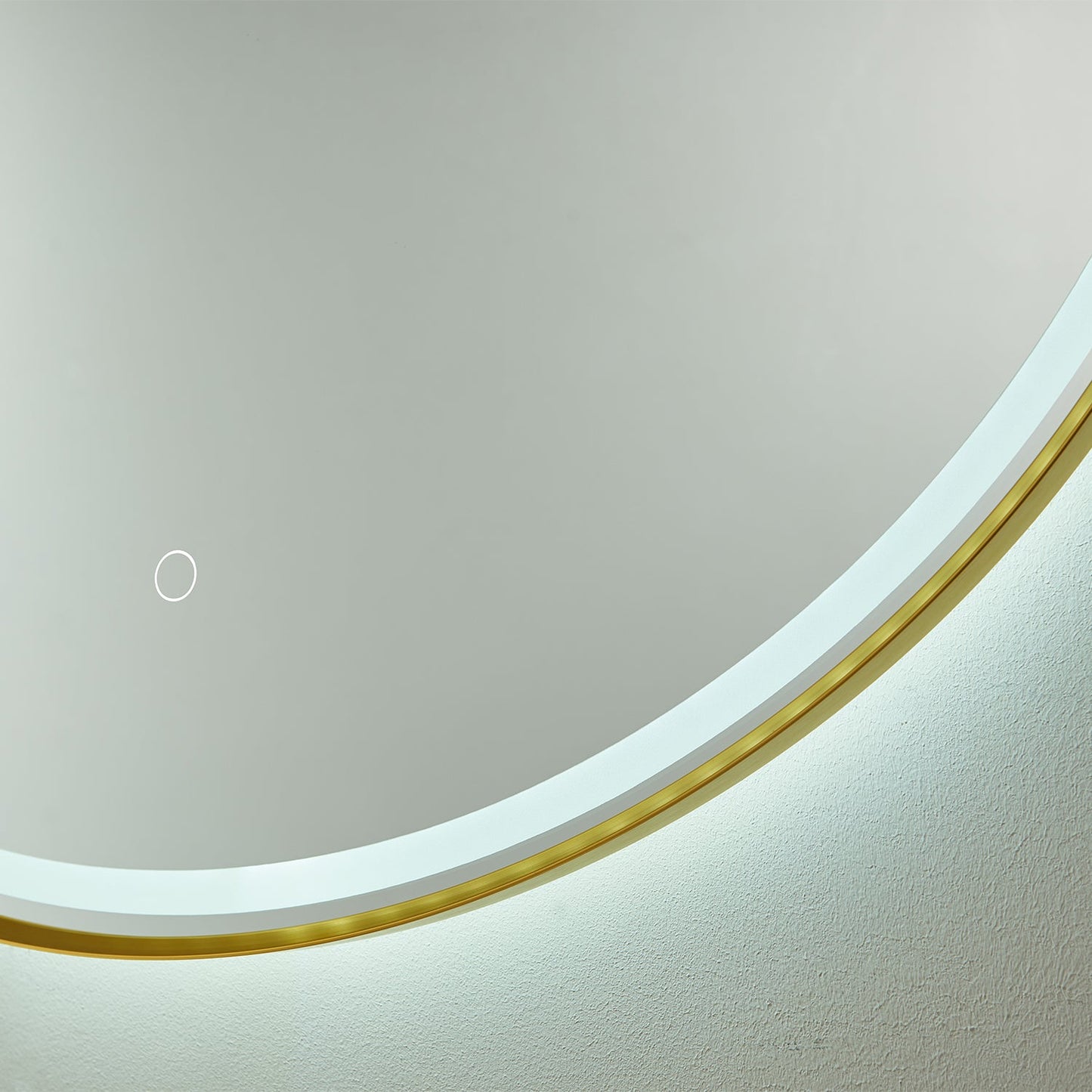 Vinnova, 32'' Round LED Lighted Accent Bathroom/Vanity Wall Mirror