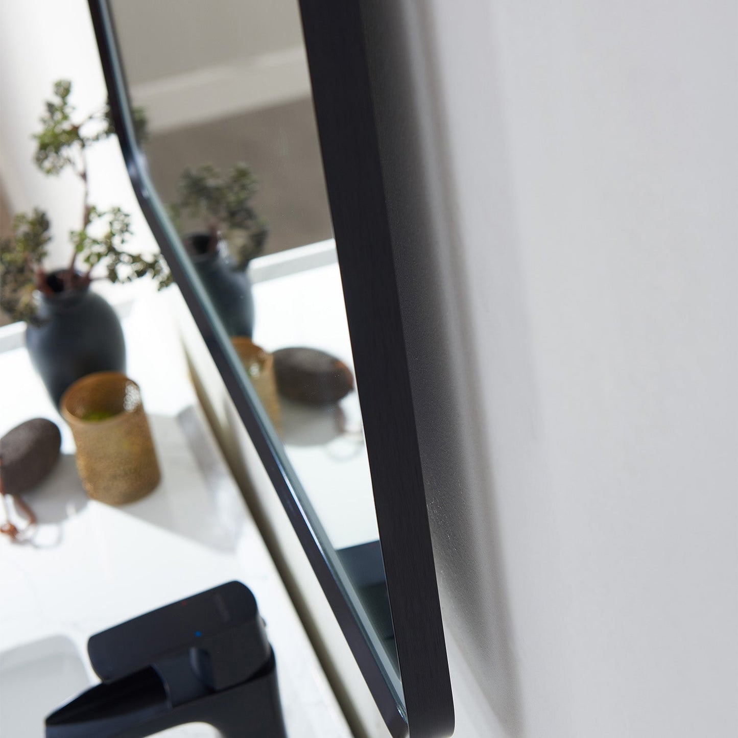 Vinnova, 24'' Rectangle LED Lighted Accent Bathroom/Vanity Wall Mirror