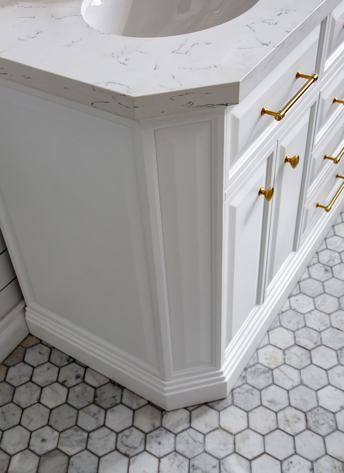 Palace 60 in. W Bath Vanity in Pure White with Quartz Vanity Top with White Basin | Water Creation