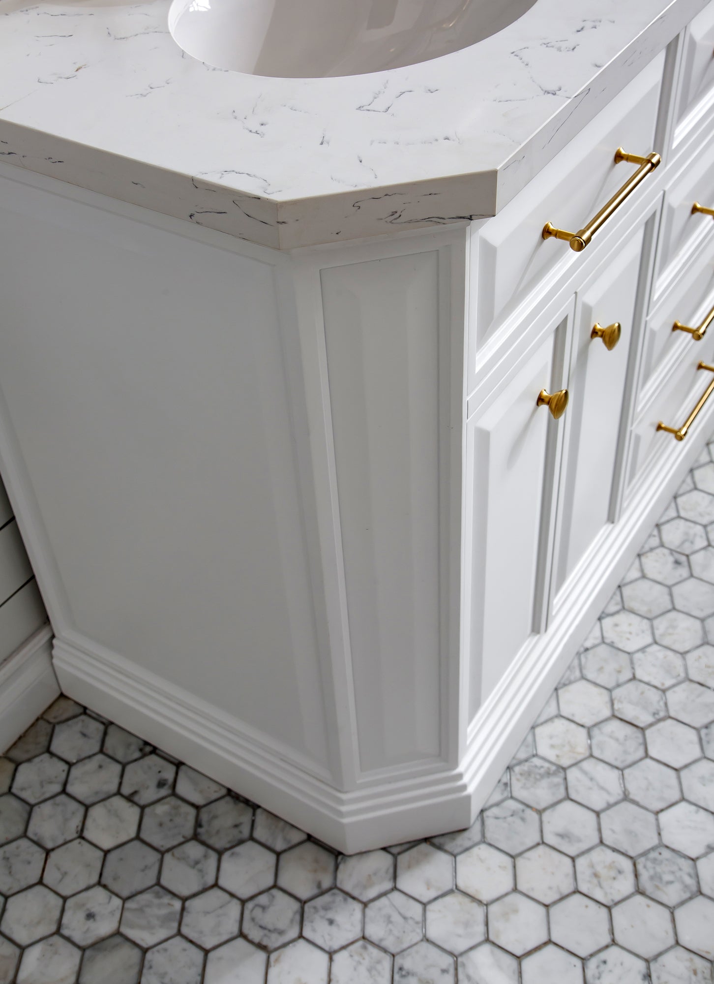 Palace 60 in. W Bath Vanity in Pure White with Quartz Vanity Top with White Basin | Water Creation