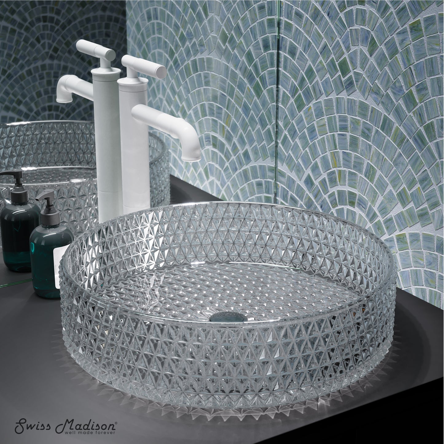 Swiss Madison, Cache 15.75" Round Glass Vessel Sink